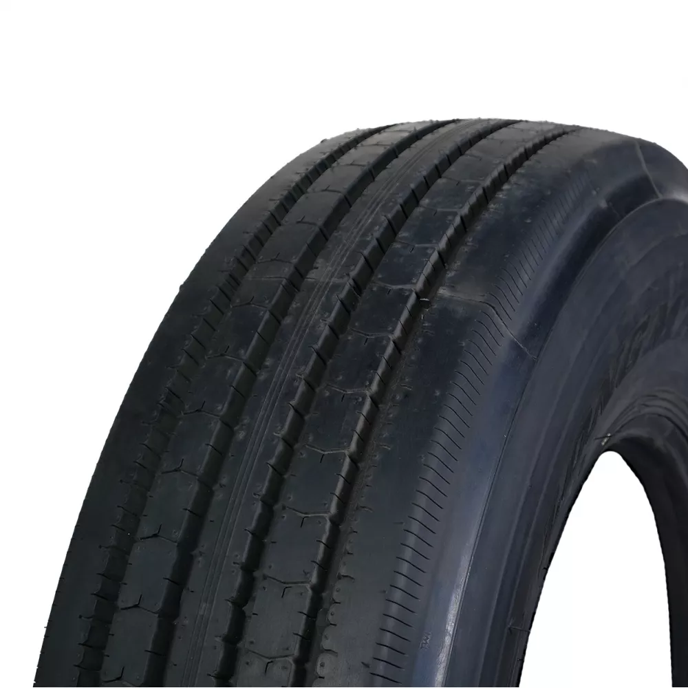 Грузовая шина 295/80 R22,5 Long March LM-216 18PR в Пыть-Яхе